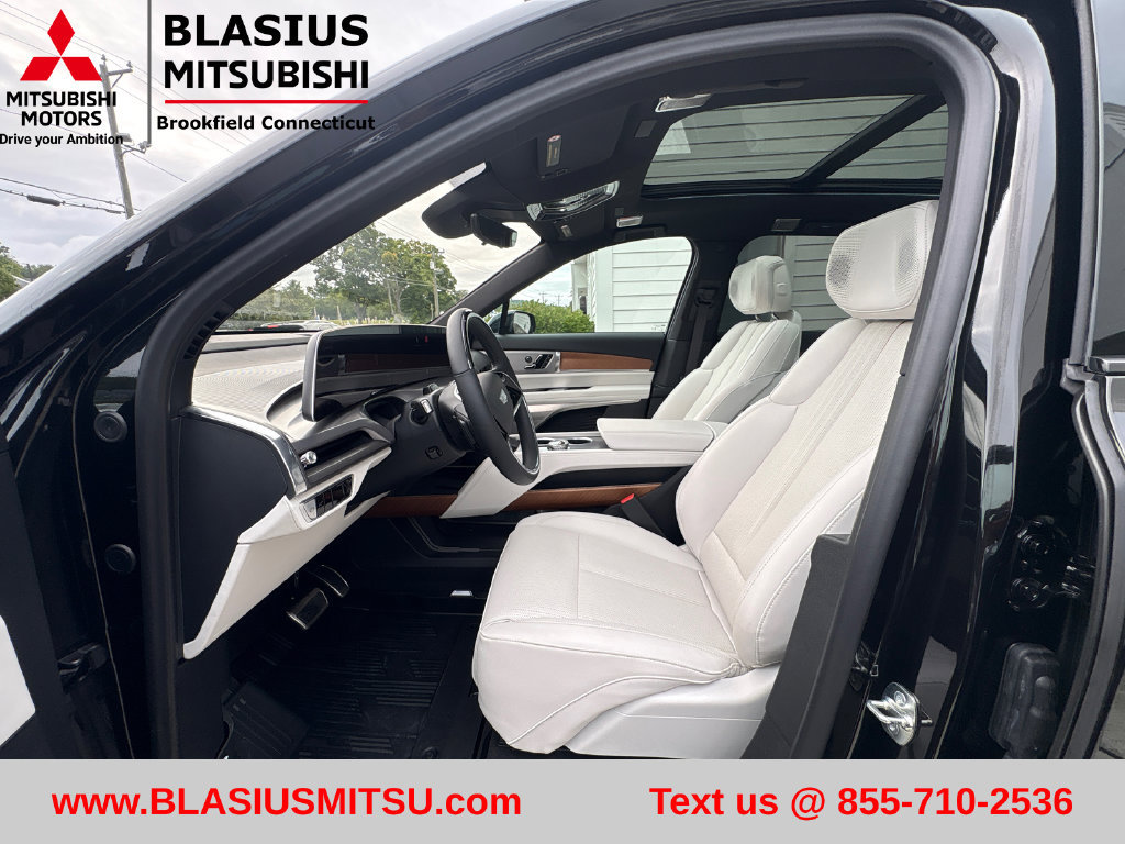 Used 2026 Cadillac Vistiq Sport AWD/4WD image 17