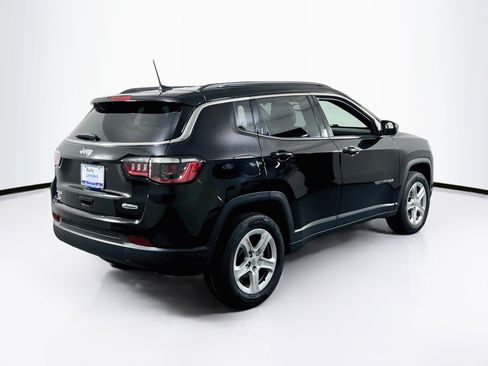 Used 2023 Jeep Compass Latitude w/ Convenience Group AWD/4WD image 5