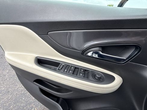Certified 2020 Buick Encore Preferred FWD image 30