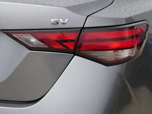 Used 2024 Nissan Sentra SV FWD image 3