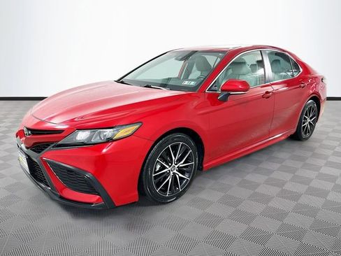 Used 2022 Toyota Camry SE image 9