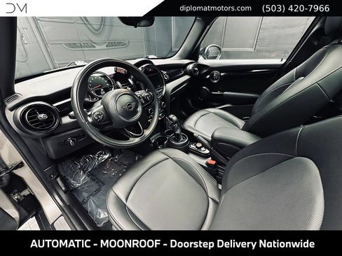 Used 2019 MINI Cooper 4-Door Hardtop w/ Signature Upholstery Package FWD image 17