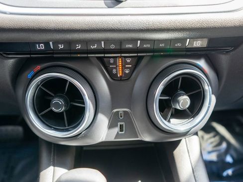 Used 2021 Chevrolet Blazer LT AWD/4WD image 23