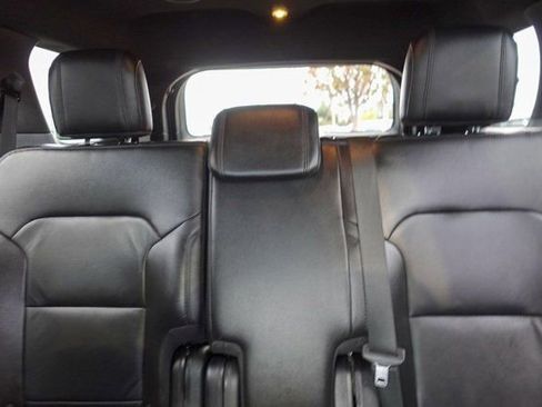 Used 2018 Ford Explorer XLT w/ Equipment Group 202A image 16
