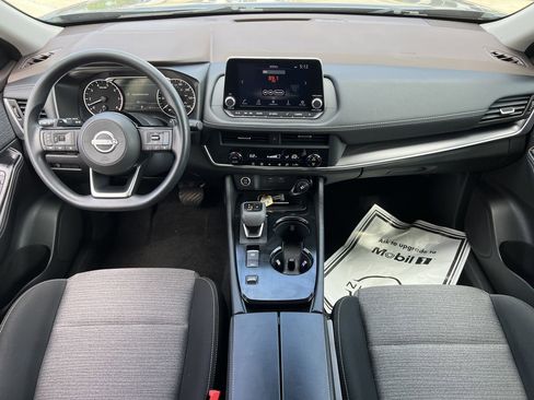 Certified 2023 Nissan Rogue SV FWD image 8
