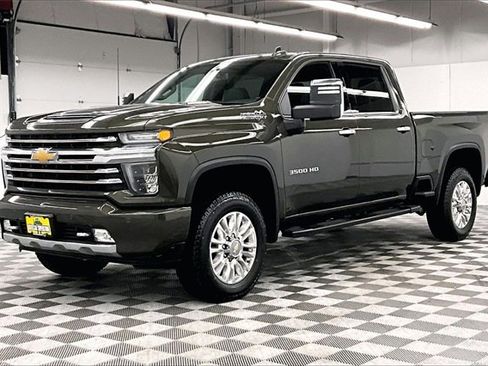 Used 2022 Chevrolet Silverado 3500 High Country w/ Safety Package II image 11