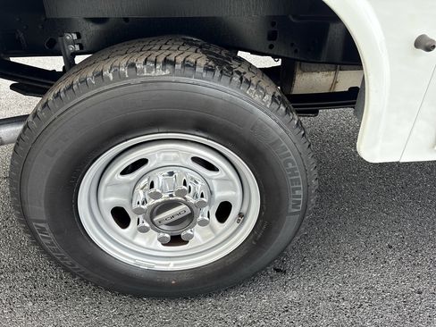 Used 2022 Ford F250 XL w/ Power Equipment Group image 24