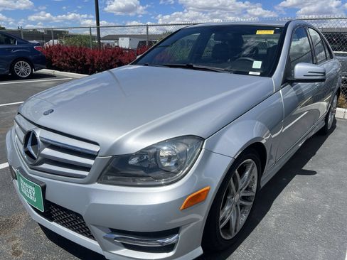 Used 2013 Mercedes-Benz C 300 4MATIC Sedan image 2