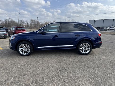 Used 2022 Audi Q7 Premium Plus w/ Premium Plus Package image 2
