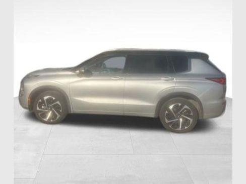 Used 2023 Mitsubishi Outlander SEL image 1