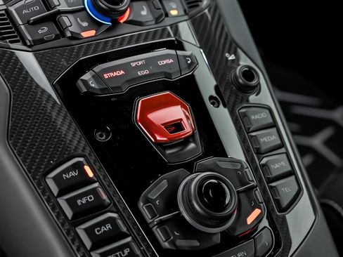 Used 2019 Lamborghini Aventador SVJ image 44