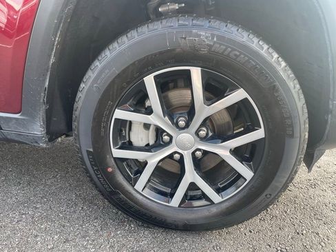 Used 2024 Jeep Grand Cherokee Limited image 33