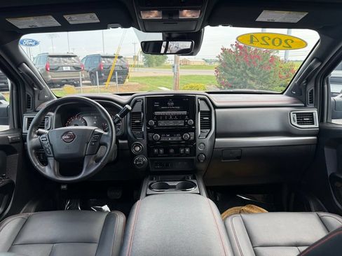 Used 2024 Nissan Titan PRO-4X w/ Pro-4x Convenience Package AWD/4WD image 13