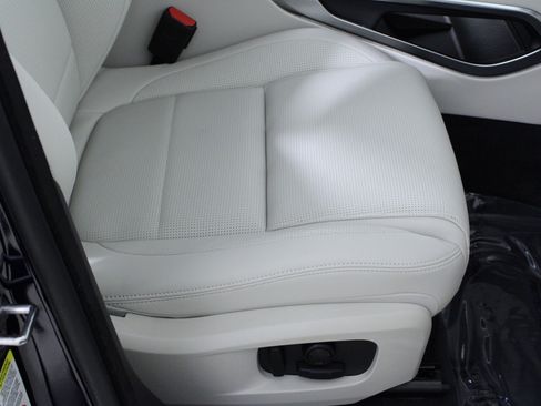 Used 2025 Jaguar F-PACE R-Dynamic S image 16