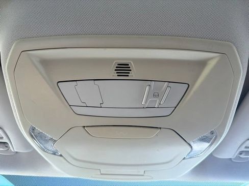 Used 2016 Ford Focus SE FWD image 32