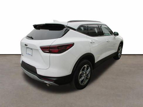 Used 2024 Chevrolet Blazer LT w/ Convenience Package FWD image 5