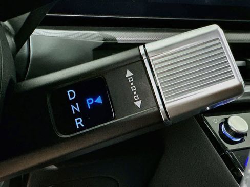 Used 2025 Hyundai Santa Fe SEL FWD image 18