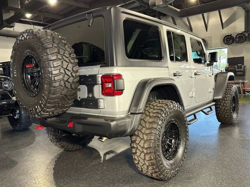 Used 2023 Jeep Wrangler Unlimited Rubicon w/ Steel Bumper Group image 13