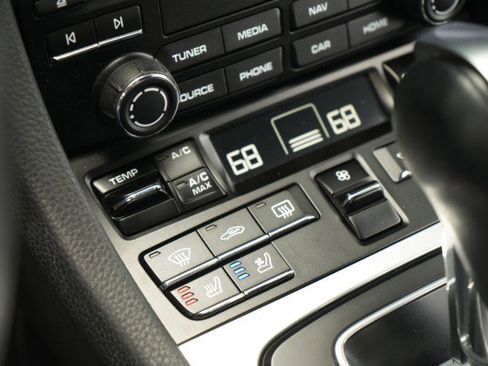 Used 2019 Porsche 911 Carrera 4 AWD/4WD image 53