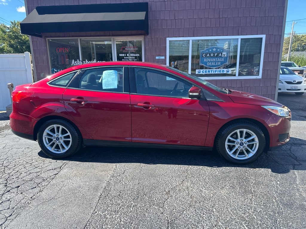 Used 2016 Ford Focus SE w/ SE Cold Weather Package FWD image 6