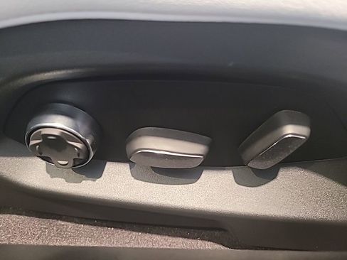 Certified 2025 Chevrolet Corvette Stingray Preferred Cpe w/ Z51 Performance Package image 18