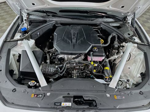 Used 2025 Genesis G70 2.5T image 32