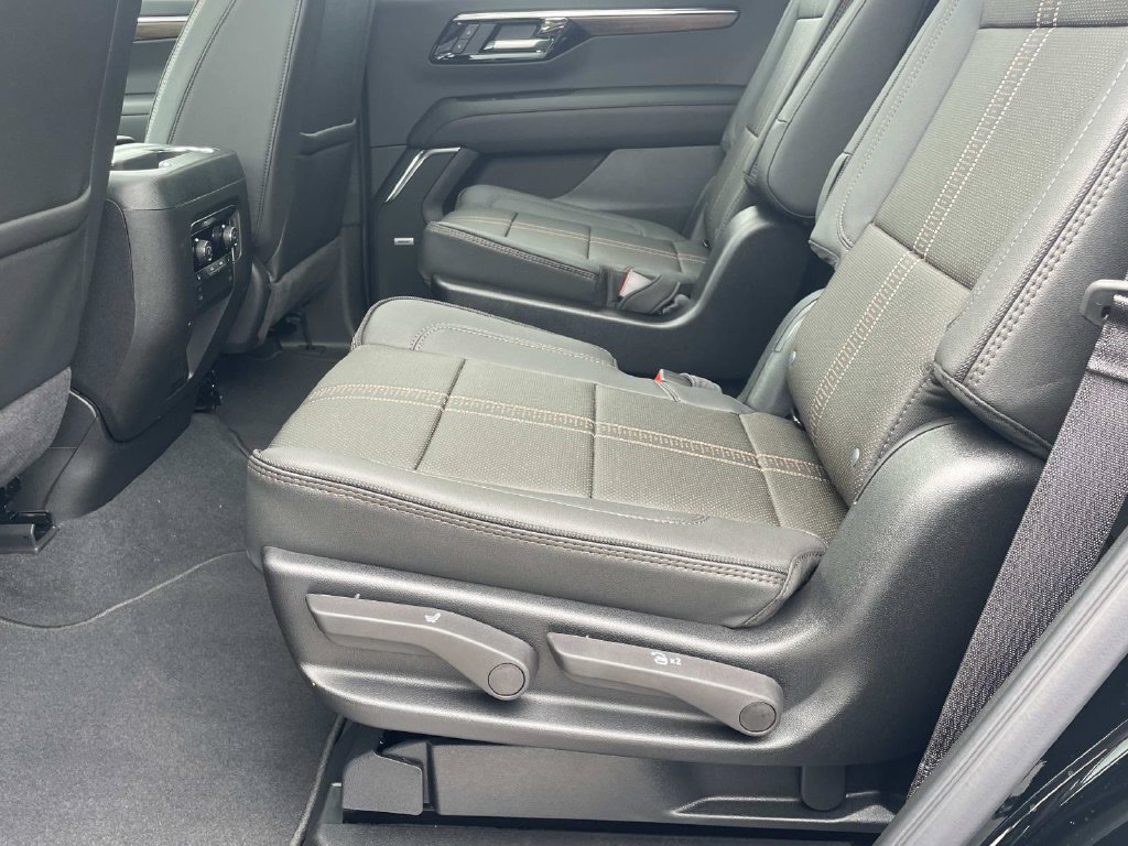 New 2026 Chevrolet Tahoe High Country AWD/4WD image 14