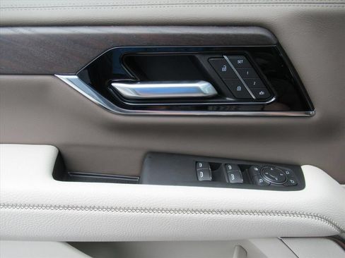 Used 2026 GMC Yukon Denali w/ Sun & Power Step Package RWD image 21