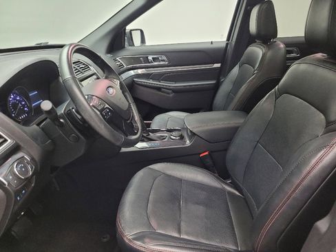 Used 2018 Ford Explorer Sport w/ Equipment Group 401A AWD/4WD image 17