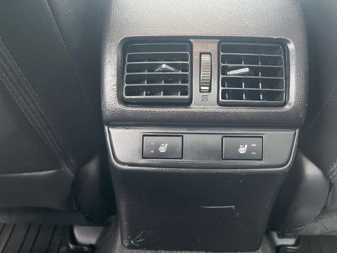 Used 2015 Subaru Legacy 2.5i Limited image 27