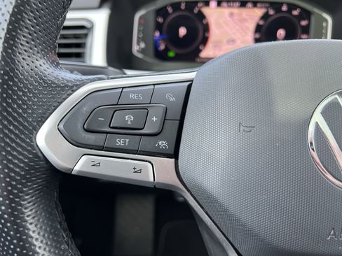 Used 2022 Volkswagen Atlas SEL Premium image 19