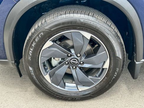 Used 2025 Nissan Rogue SV FWD image 10