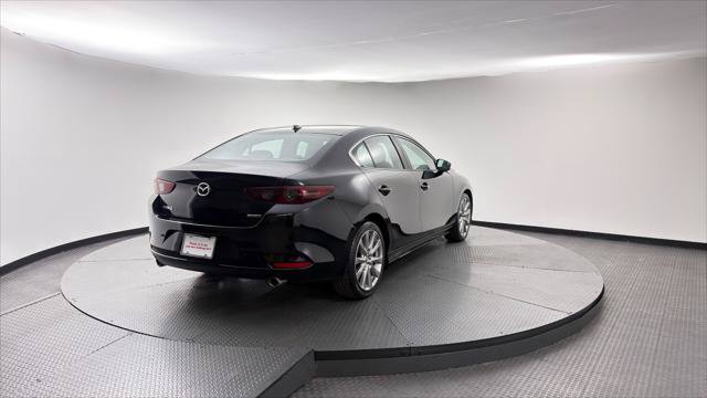 Used 2019 MAZDA MAZDA3 Sedan w/ Preferred Package FWD image 8