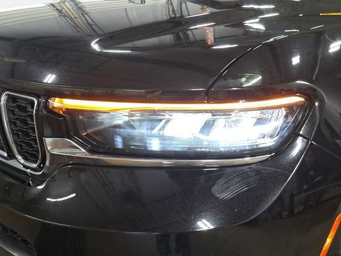 Certified 2024 Jeep Grand Cherokee L Limited w/ Luxury Tech Group II image 34