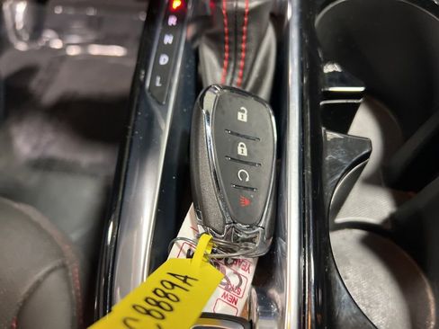 Used 2024 Chevrolet Trax RS FWD image 34