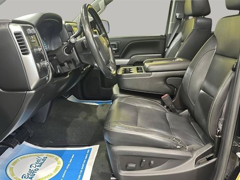 Used 2017 Chevrolet Silverado 1500 LT w/ Midnight Edition AWD/4WD image 8