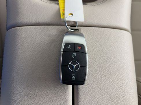 Certified 2021 Mercedes-Benz GLE 350 w/ Premium Package image 33