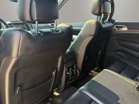 Used 2018 Jeep Grand Cherokee Limited AWD/4WD image 17