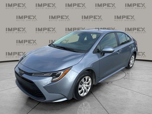 Used 2025 Toyota Corolla LE image 1