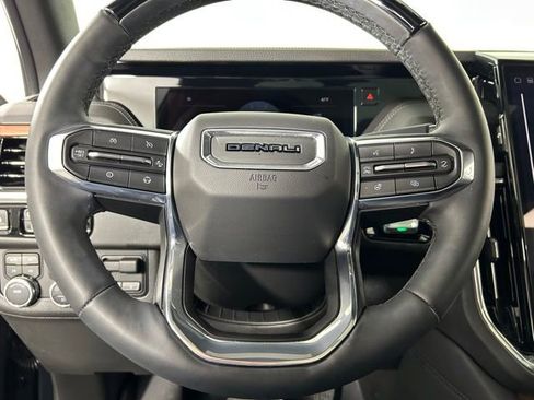 Used 2025 GMC Yukon XL Denali w/ Denali Reserve Package image 27