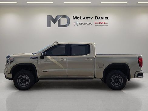 Certified 2022 GMC Sierra 1500 AT4 w/ AT4 Premium Package AWD/4WD image 2