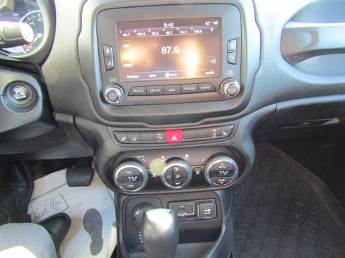 Used 2016 Jeep Renegade Limited w/ Safety & Security Group image 21