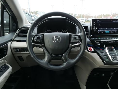 Used 2025 Honda Odyssey Elite image 23