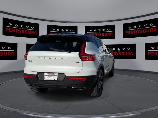 Used 2020 Volvo XC40 T5 R-Design w/ Protection Package AWD/4WD image 7