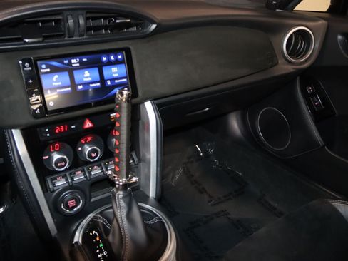 Used 2020 Toyota 86 RWD image 45