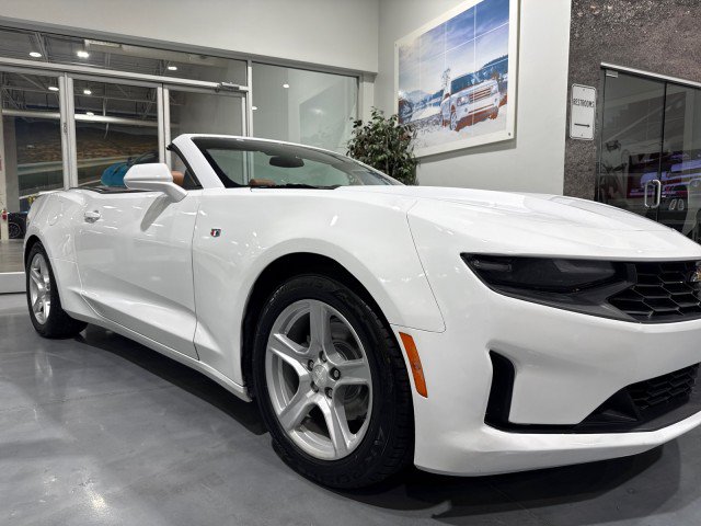 Used 2021 Chevrolet Camaro LT RWD image 16