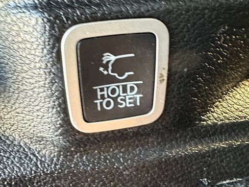 Used 2021 Jeep Grand Cherokee L Summit w/ Luxury Tech Group V image 11