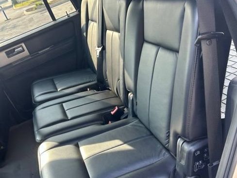Used 2017 Ford Expedition XLT w/ Equipment Group 201A AWD/4WD image 30