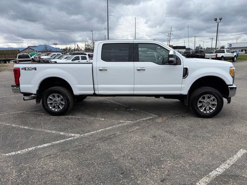 Used 2017 Ford F250 XLT w/ XLT Premium Package AWD/4WD image 6