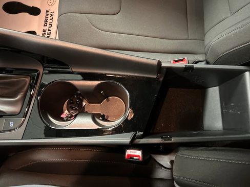 Used 2025 Hyundai Elantra SEL w/ Cargo Package FWD image 19